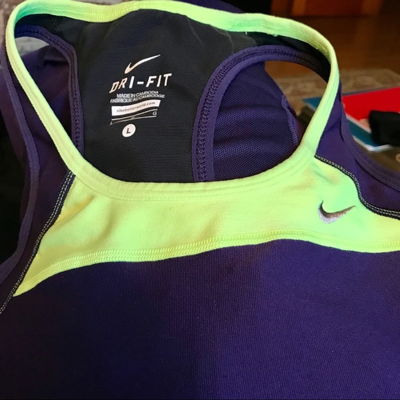 Nike Workout Top NWOT - Picture 3 of 3